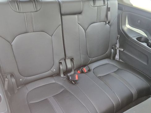 Used 2025 Honda Pilot EX-L image 17