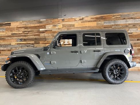 Used 2022 Jeep Wrangler Unlimited Sahara w/ Cold Weather Group image 15