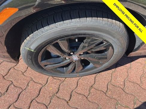 New 2025 Buick Encore GX Sport Touring image 4