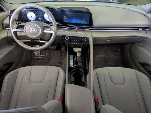 Used 2025 Hyundai Elantra SEL FWD image 46