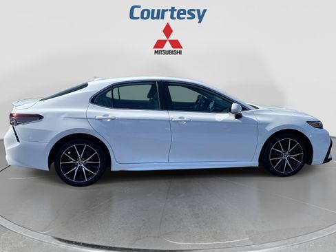 Used 2023 Toyota Camry SE FWD image 6