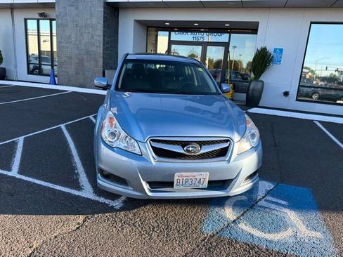 Used 2012 Subaru Legacy 3.6R Limited AWD/4WD image 2