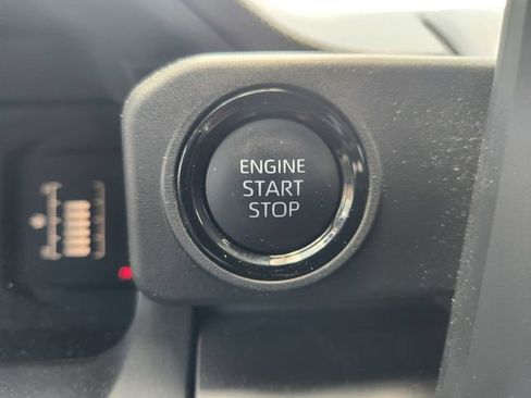 Certified 2025 Toyota Tacoma SR5 AWD/4WD image 21