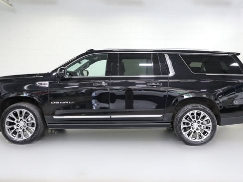 Used 2025 GMC Yukon XL Denali w/ Denali Reserve Package AWD/4WD image 13