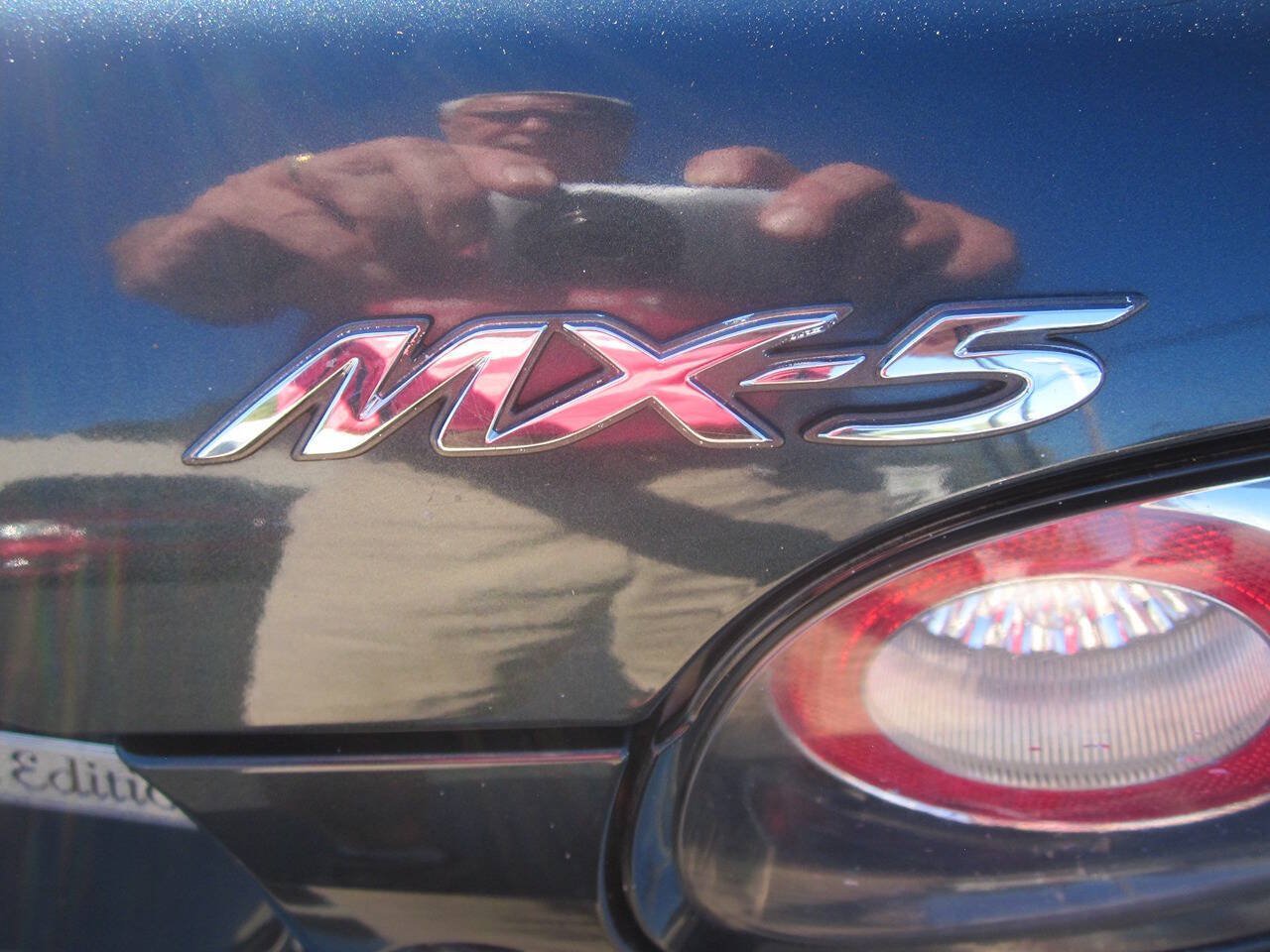 Used 2006 MAZDA MX-5 Miata Grand Touring RWD image 28