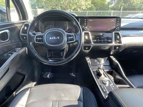 Used 2022 Kia Sorento S w/ Panoramic Sunroof Package FWD image 11