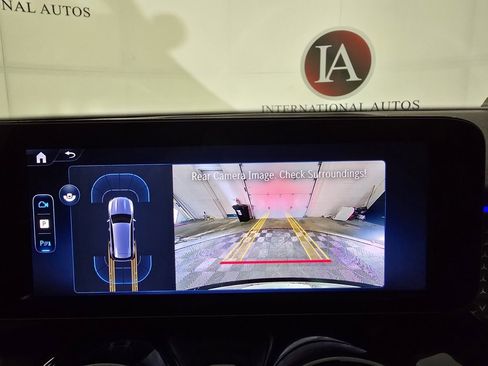 Used 2025 Mercedes-Benz GLB 250 4MATIC image 14