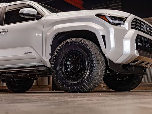 Used 2026 Toyota 4Runner Limited AWD/4WD image 12