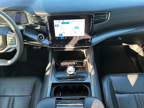 Used 2022 Jeep Wagoneer Series I image 16