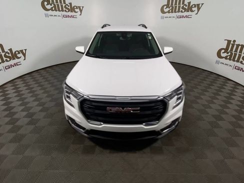 Certified 2023 GMC Terrain SLE w/ Driver Convenience Package FWD image 3