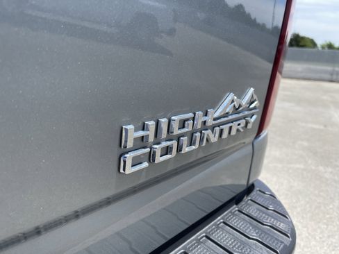 Used 2024 Chevrolet Silverado 2500 High Country w/ High Country Premium Package image 13