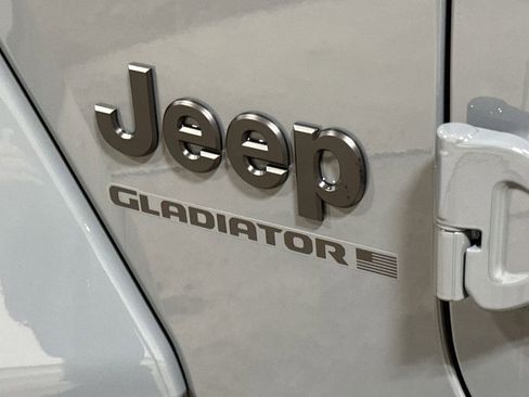 New 2026 Jeep Gladiator Sport AWD/4WD image 25