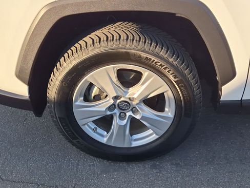 Used 2019 Toyota RAV4 LE w/ Carpet Mat Package AWD/4WD image 13