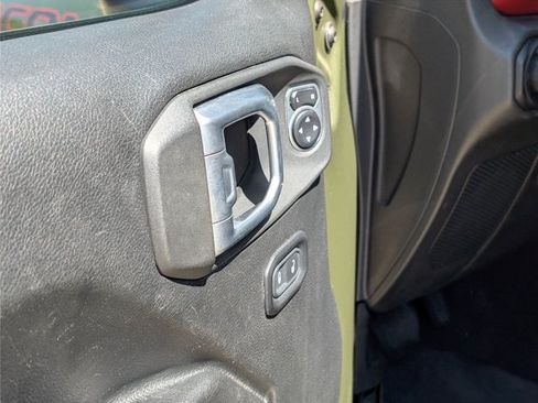 Used 2021 Jeep Wrangler Unlimited Rubicon AWD/4WD image 37