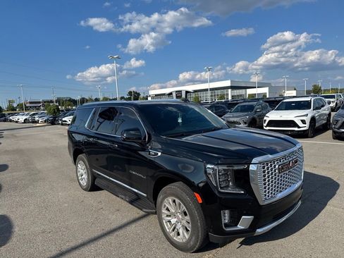Used 2024 GMC Yukon Denali w/ Advanced Technology Package AWD/4WD image 4