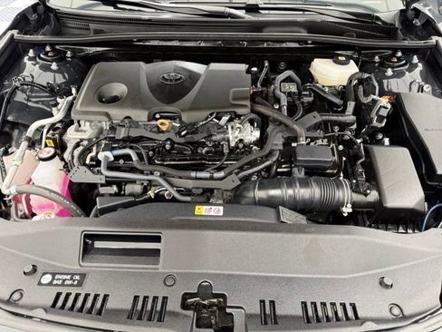 Used 2025 Toyota Camry SE AWD/4WD image 8