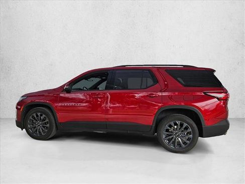 Used 2023 Chevrolet Traverse RS image 8