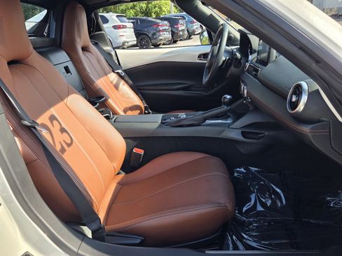 Used 2023 MAZDA MX-5 Miata Grand Touring RWD image 14