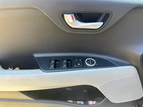 Used 2021 Kia Rio S FWD image 12