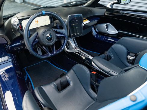 Used 2021 McLaren Elva RWD image 8
