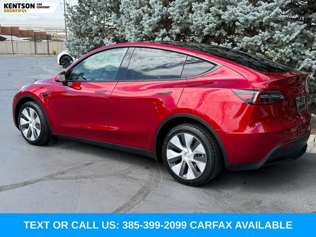 Used 2024 Tesla Model Y Long Range AWD/4WD image 5