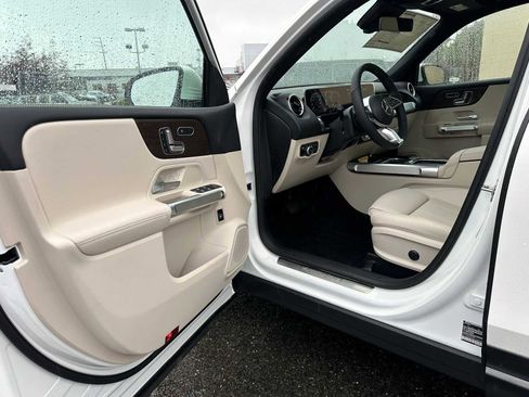 Used 2026 Mercedes-Benz GLB 250 4MATIC image 20