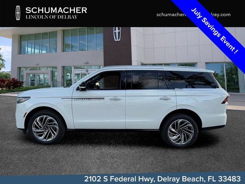 New 2026 Lincoln Navigator Reserve AWD/4WD image 4