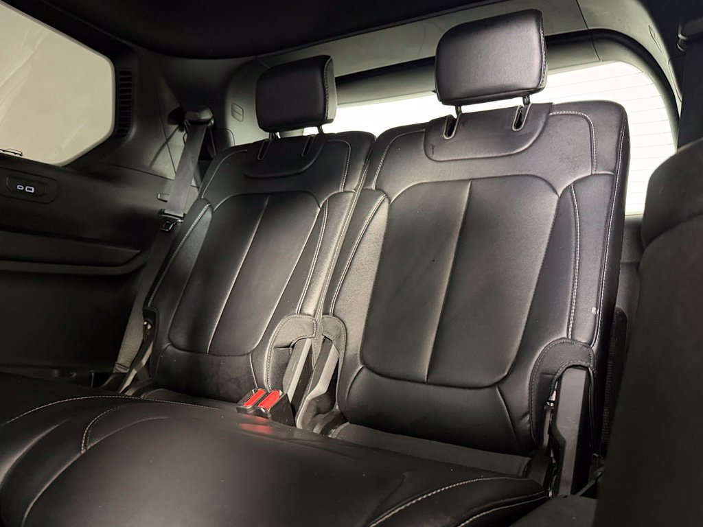 Used 2025 Jeep Grand Cherokee L Limited w/ Black Appearance Package RWD image 20