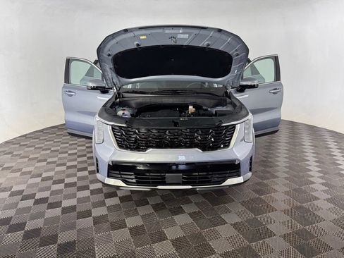 Used 2025 Kia Sorento S AWD/4WD image 12