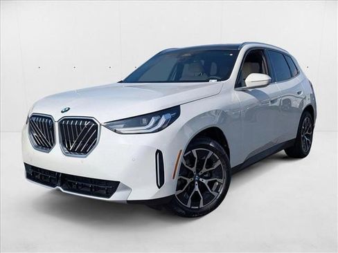 Used 2025 BMW X3 xDrive30i w/ Premium Package image 1