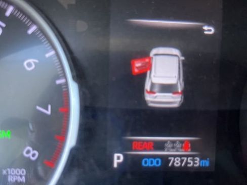 Used 2020 Toyota RAV4 XLE w/ Convenience Package image 11