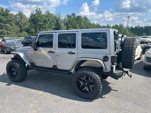 Used 2014 Jeep Wrangler Unlimited Sahara w/ Max Tow Package image 26