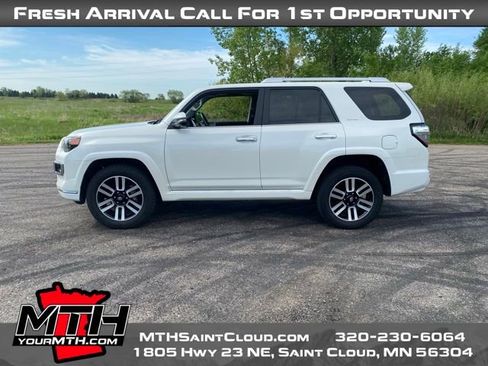 Used 2023 Toyota 4Runner Limited AWD/4WD image 5