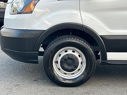 Used 2019 Ford Transit 250 130 Low Roof image 5