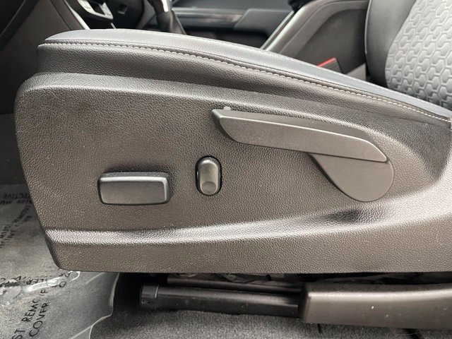 Used 2022 Chevrolet Colorado Z71 AWD/4WD image 18