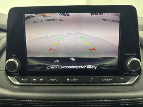 Used 2024 Nissan Rogue S AWD/4WD image 16