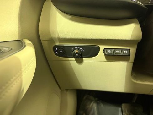 Certified 2022 Buick Envision Essence w/ Technology Package I image 16