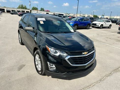 Used 2021 Chevrolet Equinox LS w/ LS Convenience Package FWD image 18