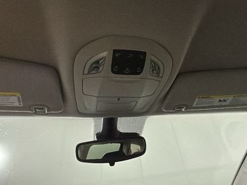 Used 2024 Chrysler Pacifica Touring-L FWD image 25