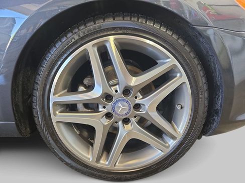 Used 2013 Mercedes-Benz SLK 250 image 32