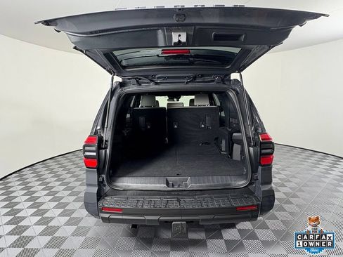 Certified 2025 Toyota 4Runner SR5 AWD/4WD image 10