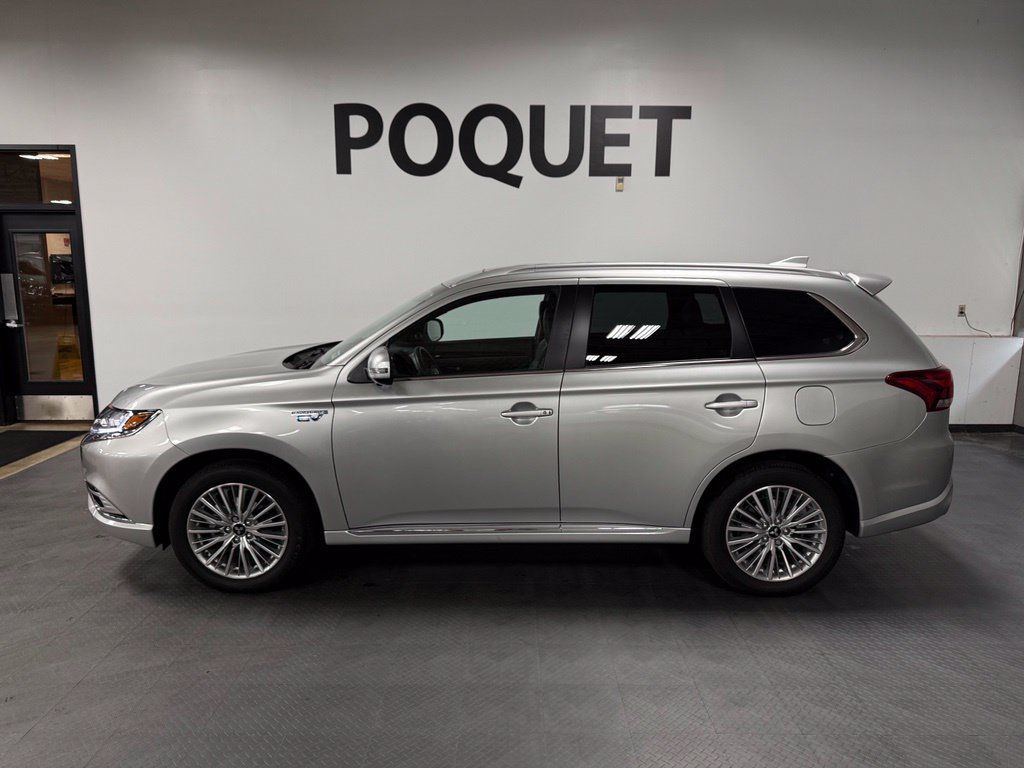 Used 2022 Mitsubishi Outlander GT AWD/4WD image 1
