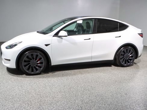 Used 2023 Tesla Model Y Performance AWD/4WD image 10