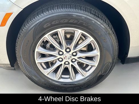 Used 2024 Buick Enclave Premium AWD/4WD image 25