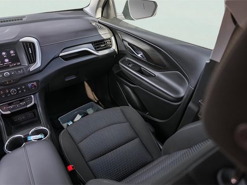 Used 2023 GMC Terrain SLE w/ Driver Convenience Package image 30