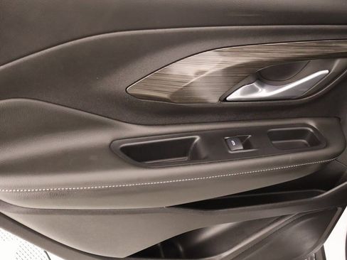 Used 2024 GMC Terrain SLE w/ Driver Convenience Package image 15