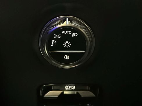 New 2026 Mercedes-Benz C 300 4MATIC Sedan image 17