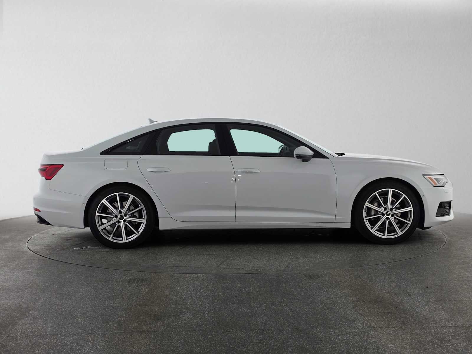 Used 2025 Audi A6 Premium Plus w/ Premium Plus Package AWD/4WD image 2