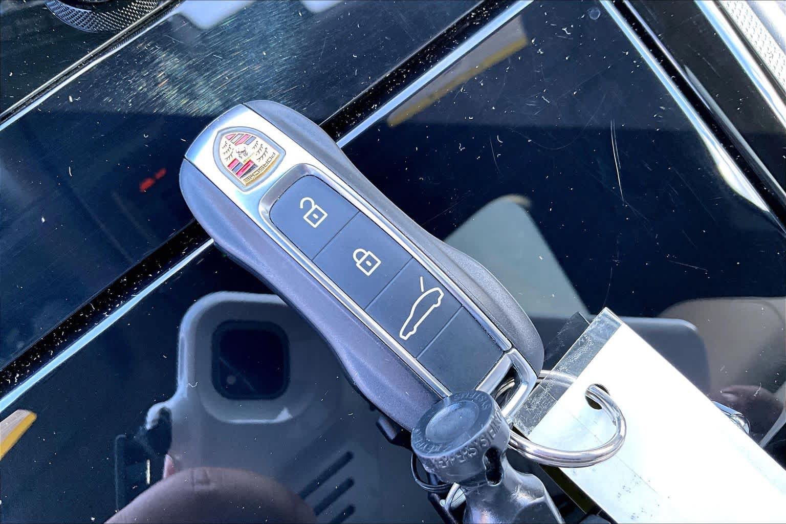 Used 2025 Porsche Panamera 4 AWD/4WD image 15
