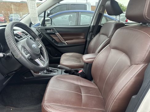 Used 2017 Subaru Forester 2.5i Touring AWD/4WD image 9
